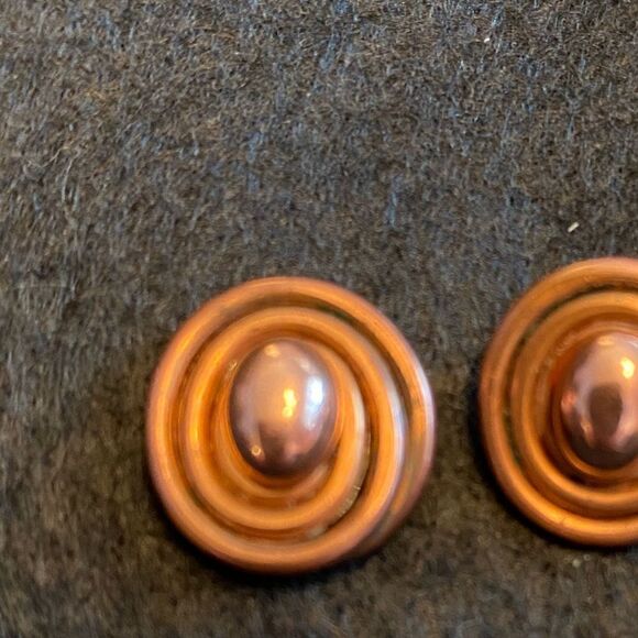 90s Copper Tone Metal Earrings - Picture 2 of 5